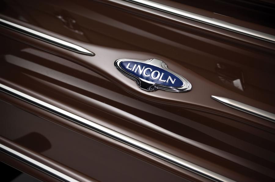  Lincoln Model K Double Windshield Phaeton 1932 года  (фото 9 из 19)